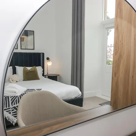 The Myles Stone Cross Mansion Apartamento