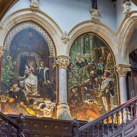 The Myles Stone Cross Mansion Daire