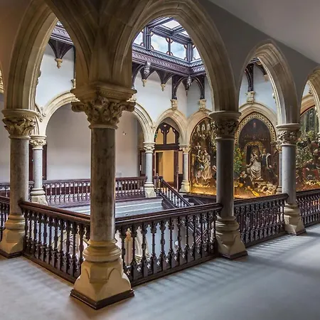 The Myles Stone Cross Mansion Apartment *